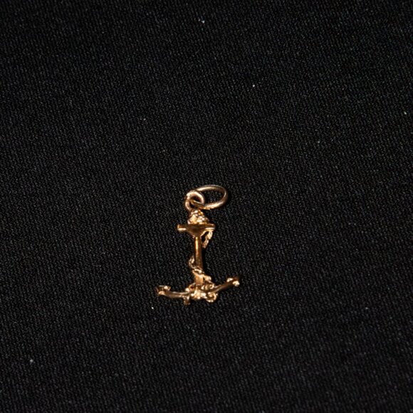 3/4" 14K Yellow Gold Anchor with Rope Pendant - Picture 3 of 3